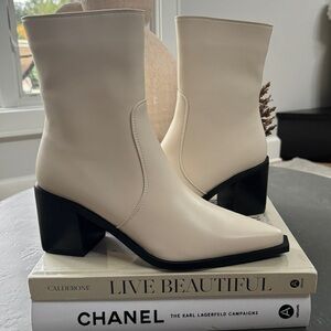 Billini bnib ivory Lynden boots size 8